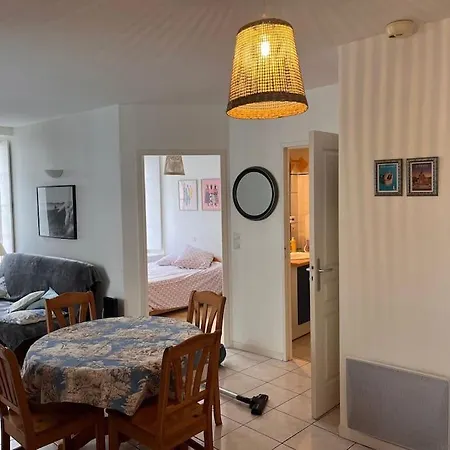Apartment Manon, 2 Pieces, Wifi, Coeur Historique, Calme, La Rochelle (Charente-Maritime)